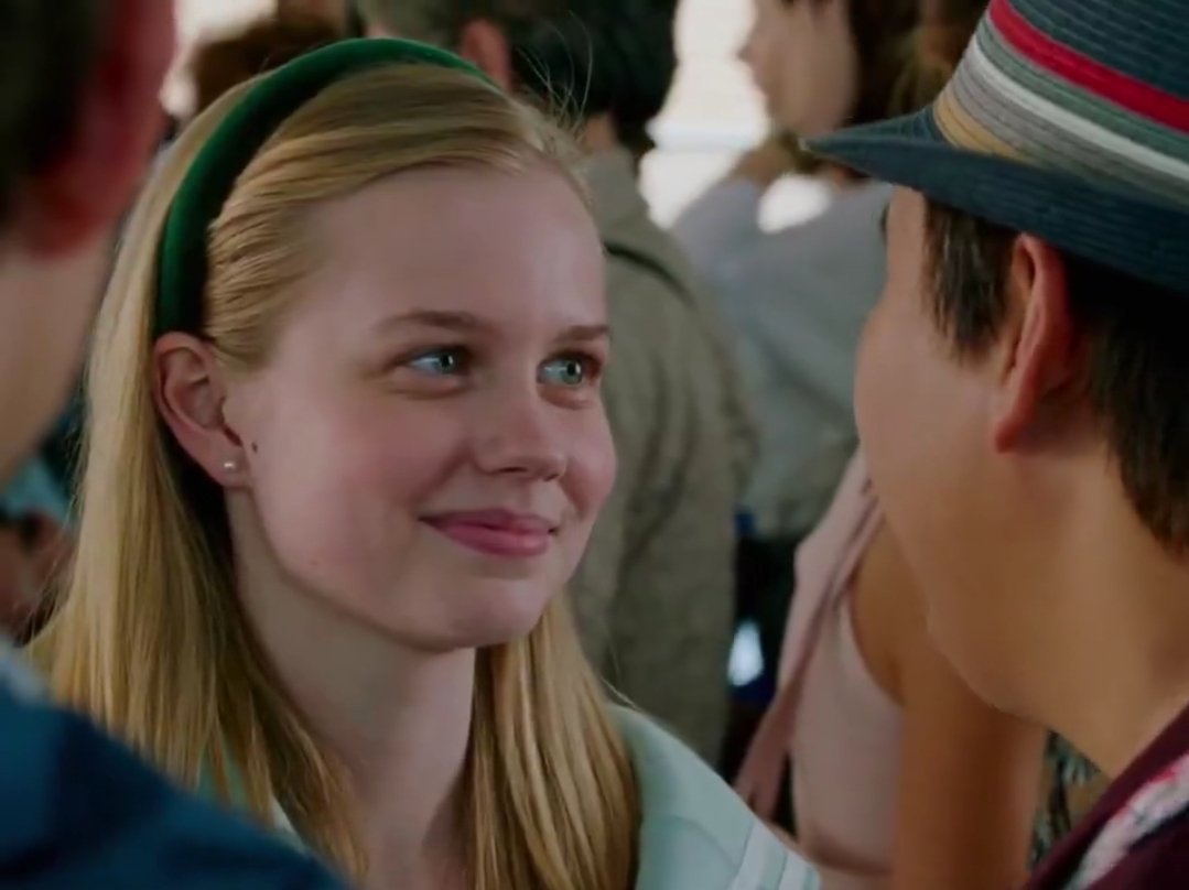 youngtheyvid's tweet photo. @TheCineprism Someone said "if a woman looks at you like this, marry her". 
I just laugh. These 2 broke up 2 hours later. Fear women. https://t.co/s1QxqAC1zw