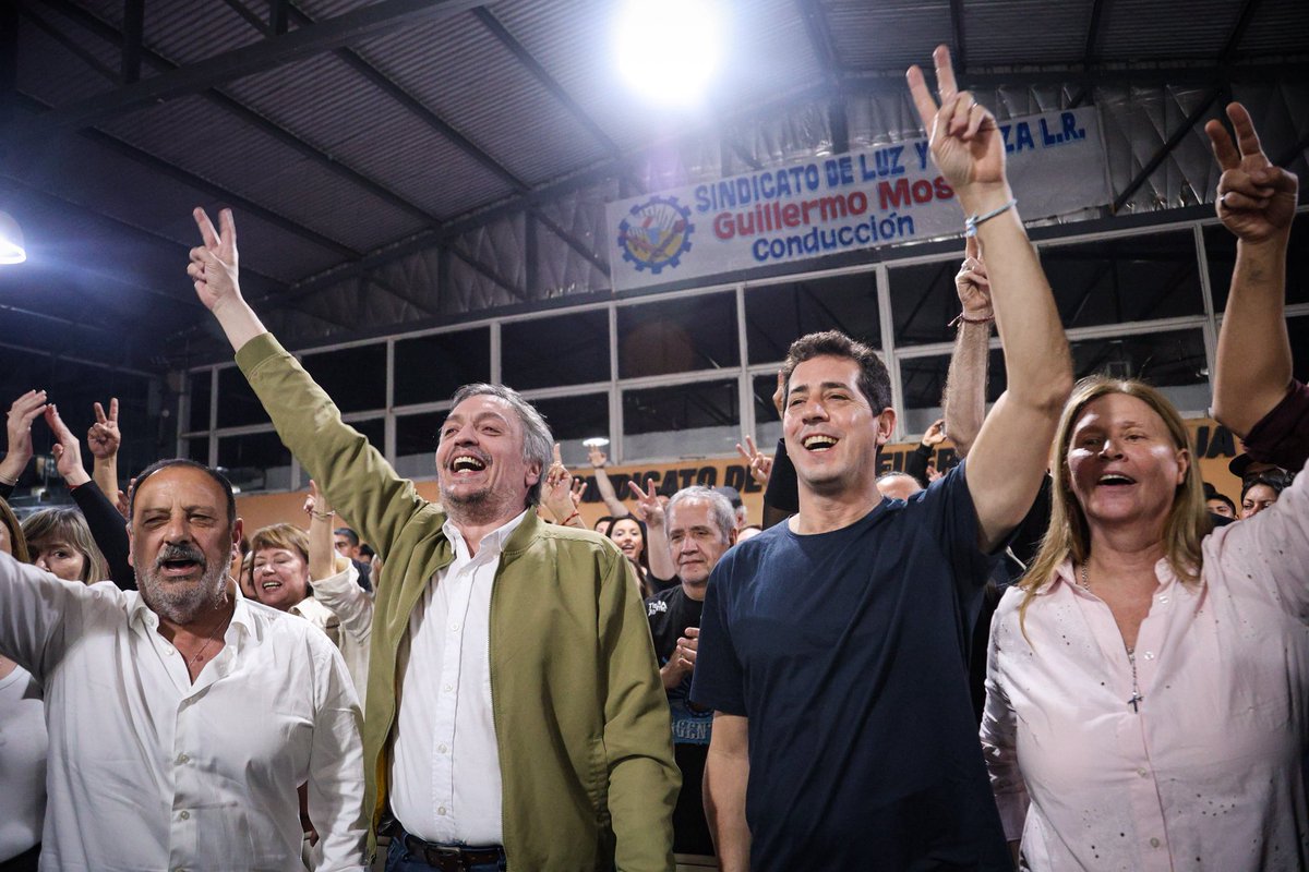 wadodecorrido's tweet photo. “No dejemos que nos quiebren la autoestima. El día que a nuestro pueblo le quiebren la autoestima, se nos quedan con la Patria.

Cuando el peronismo pierde, se nos empiezan a quedar con el país. Cuando el peronismo pierde, siempre van por Cristina, que es lo que hizo Macri y es lo que hizo Milei.

Nadie más que nosotros quiere colaborar y construir una victoria en la Argentina para nuestro pueblo.

Gracias a los riojanos y riojanas por el cariño y por su compromiso con la defensa de la Argentina”. 

Máximo Kirchner en La Rioja. ✌🏽🇦🇷
