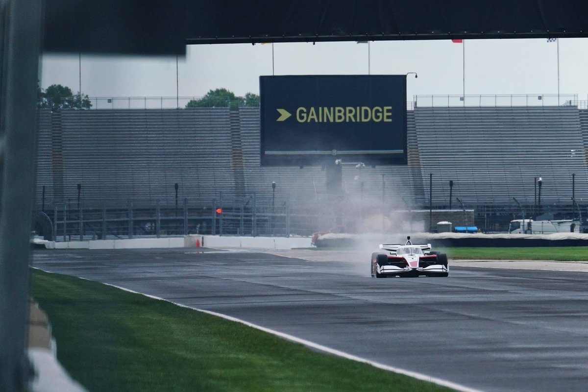 KevinDMotors's tweet photo. IR28 testing done for the day. Approximately 50 minutes of running complete, with Rossi driving all afternoon.
A few on track pics of the future of IndyCar.
#IndyCar #IR28 https://t.co/XE5L3gzWTI