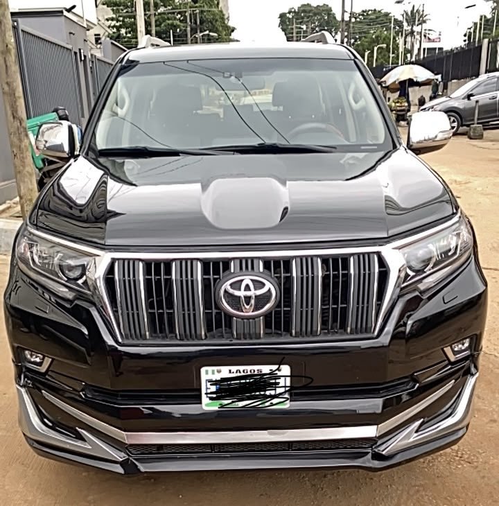 SlimzMercy's tweet photo. @deejayneptune Happy married life Javis&amp;peller💍…. I have this very clean, well maintained, Toyota Land Cruiser Prado 2021 going for #60,000,000 location federa bus stop opposite just rite supper store Gowan estate…. WhatsApp 08069559115 https://t.co/ANZom6wXKX