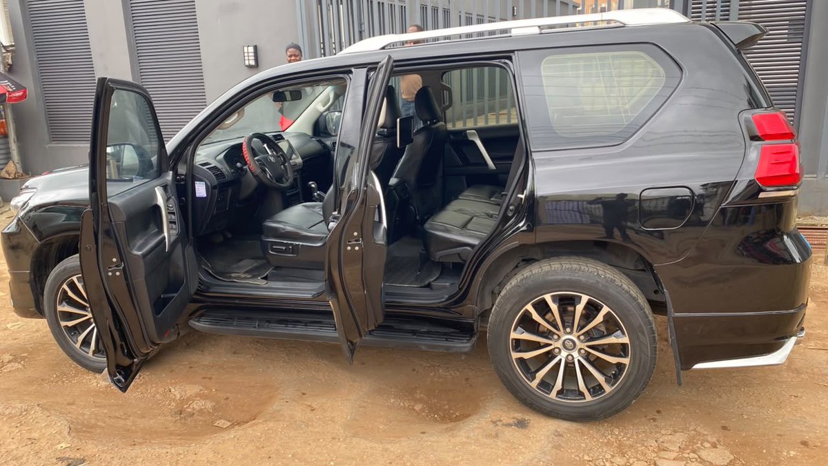 SlimzMercy's tweet photo. @deejayneptune Happy married life Javis&amp;peller💍…. I have this very clean, well maintained, Toyota Land Cruiser Prado 2021 going for #60,000,000 location federa bus stop opposite just rite supper store Gowan estate…. WhatsApp 08069559115 https://t.co/ANZom6wXKX