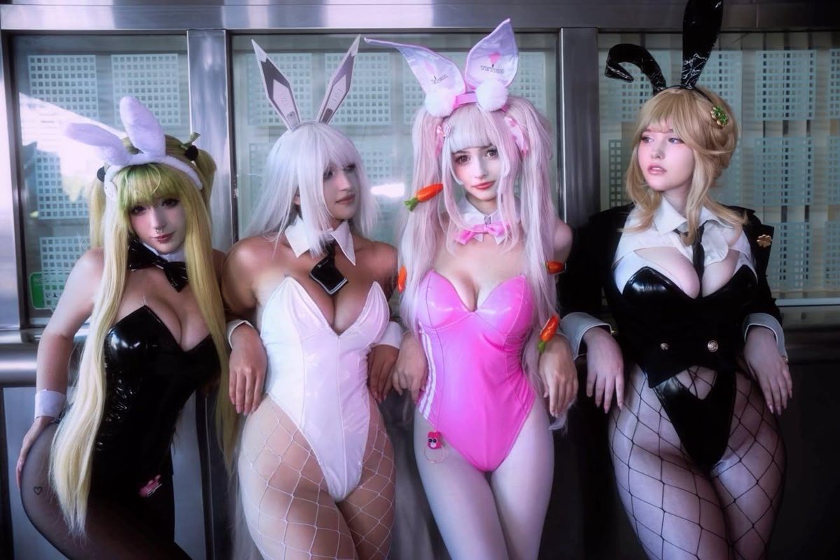 cosplay_kitkat's tweet photo. What's better than 1 bunny?! 4 bunnies 🐰
Soda: @rottnprincessx blanc: @purrfectmeowie ade: @forestratt 

#nikke #nikkegoddessofvictory #bunnygirl https://t.co/Q9O06g47mD