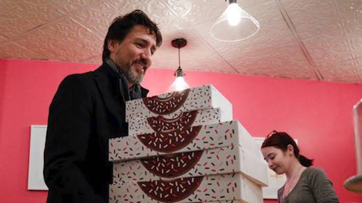 ImJulianAssange's tweet photo. Canadians consume over a billion donuts a year, more than any other country on earth. Donuts are ultra processed food made from  refined flour, added sugars, hydrogenated oils, and artificial additives Donuts are addicting ask any cop.  ultra-processed foods are deliberately engineered using the exact same product design, brain-hijacking chemistry, and misleading marketing tactics that the tobacco industry perfected in its heyday. Nine out of ten liberal politicians recommend a donut a day.