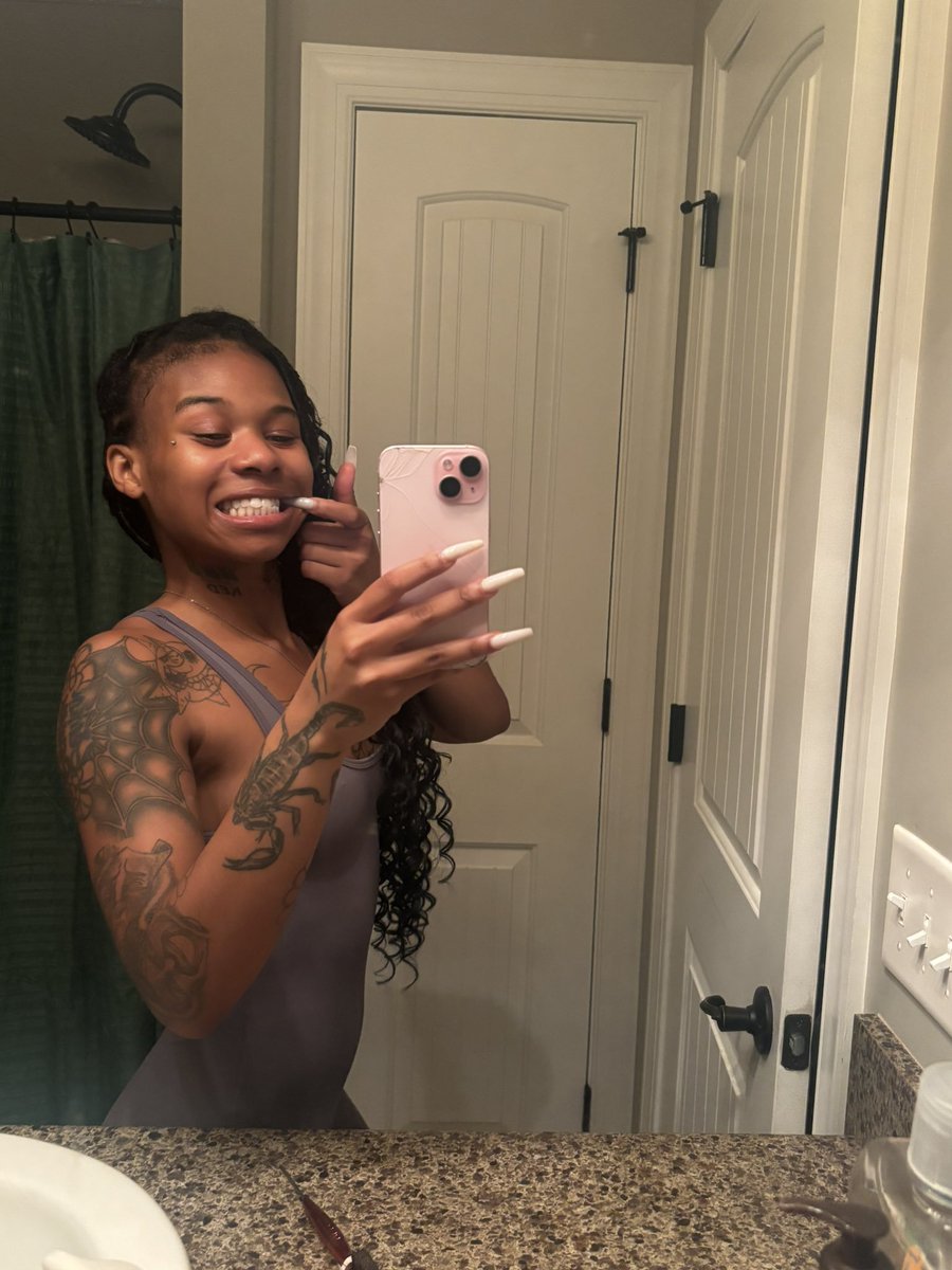 kayslim231's tweet photo. 𝐃𝐦 𝐟𝐨𝐫 𝐅𝐚𝐜𝐞𝐓𝐢𝐦𝐞, 𝐒𝐞𝐱𝐭𝐢𝐧𝐠, 𝐒𝐨𝐥𝐨-𝐯𝐢𝐝𝐞𝐨𝐬 𝐂𝐮𝐬𝐭𝐨𝐦 𝐯𝐢𝐝𝐞𝐨𝐬 𝐚𝐧𝐝 𝐃𝐫𝐨𝐩𝐛𝐨𝐱 𝐩𝐫𝐢𝐜𝐞𝐬 🤍 https://t.co/wVY7h8EHCR