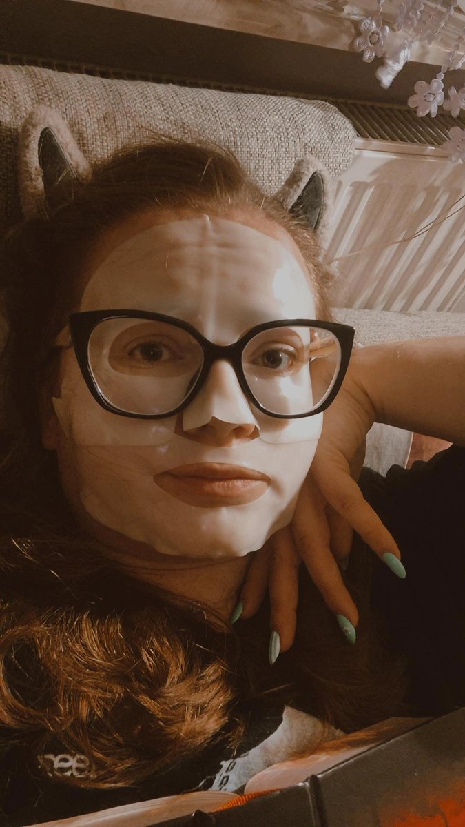 neccozwatt's tweet photo. Mother of wolfs, skincare and darkness ✌️😆
#wolfchan or #devilshorns https://t.co/cXfK75VzME