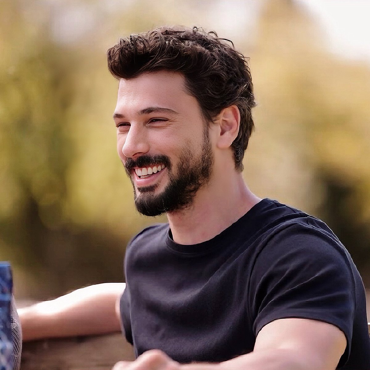 aylaa6_'s tweet photo. günün kutlu olsun YAKIŞIKLI 💘 https://t.co/ICBdYfasU7