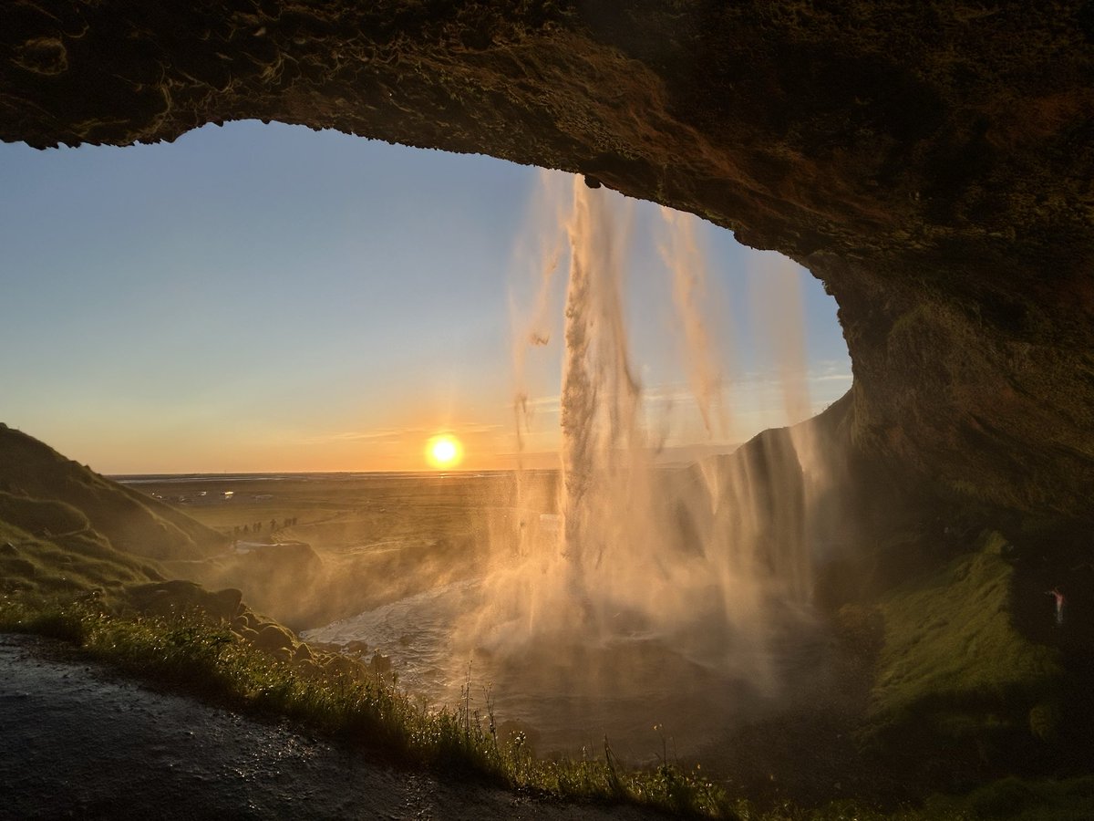 jamjam_riu's tweet photo. レンタカー借りて南部半周旅🇮🇸

ほぼ毎日ハイキング
絶景見るために歩く歩く
夜はキャンプ飯にテント泊

体力あるうちにしかできない
最っ高の旅だった〜！！ https://t.co/1MpVkJwRXa