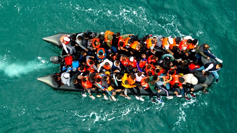 Lucas_SCT_'s tweet photo. @TruthSeekerApp @ZiaYusufUK Have you heard of boats? https://t.co/9HdDzIpO0k