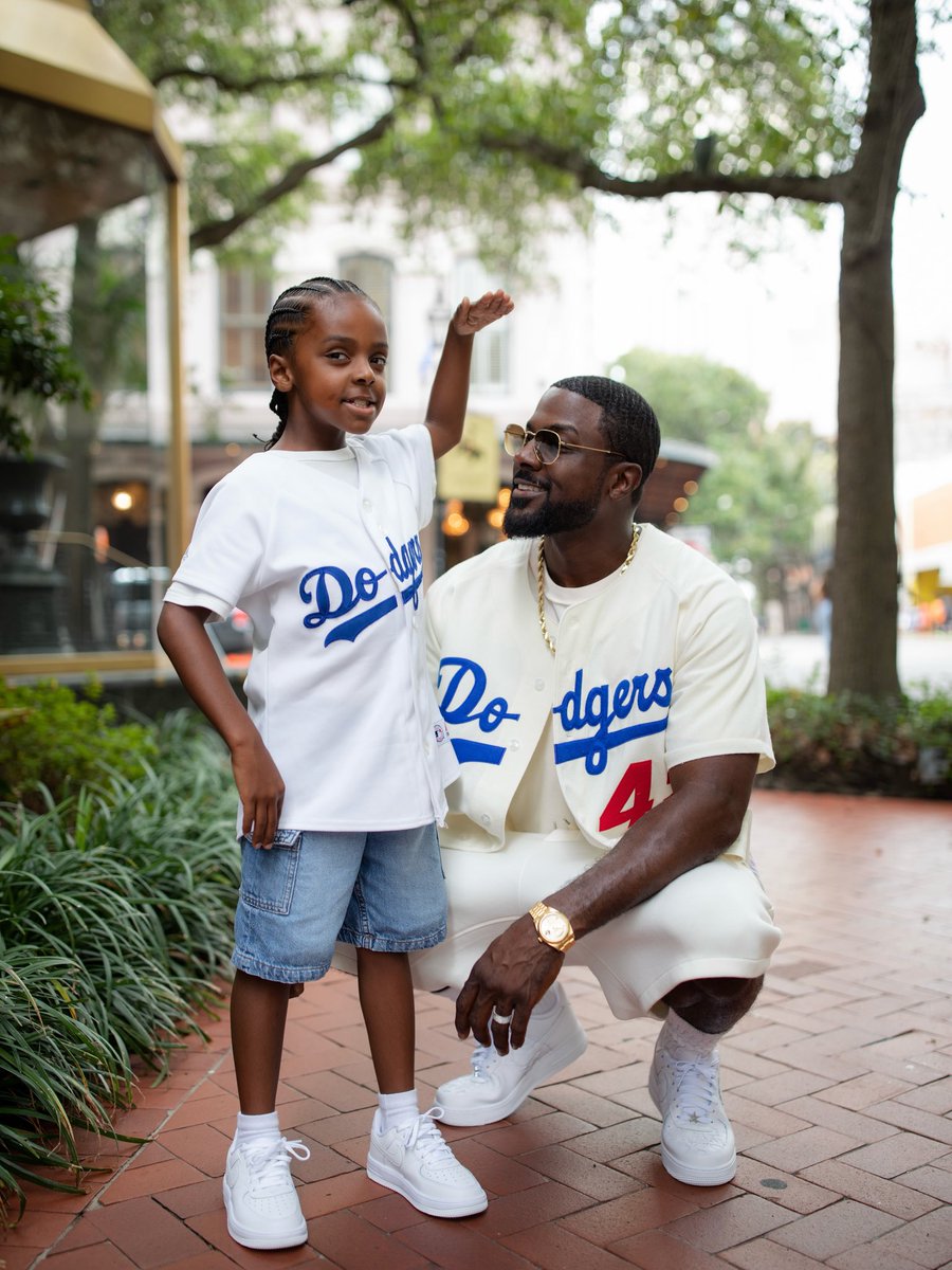wavecheckers's tweet photo. Lance Gross out with his son ⚾️💙 https://t.co/p14RISFHvy
