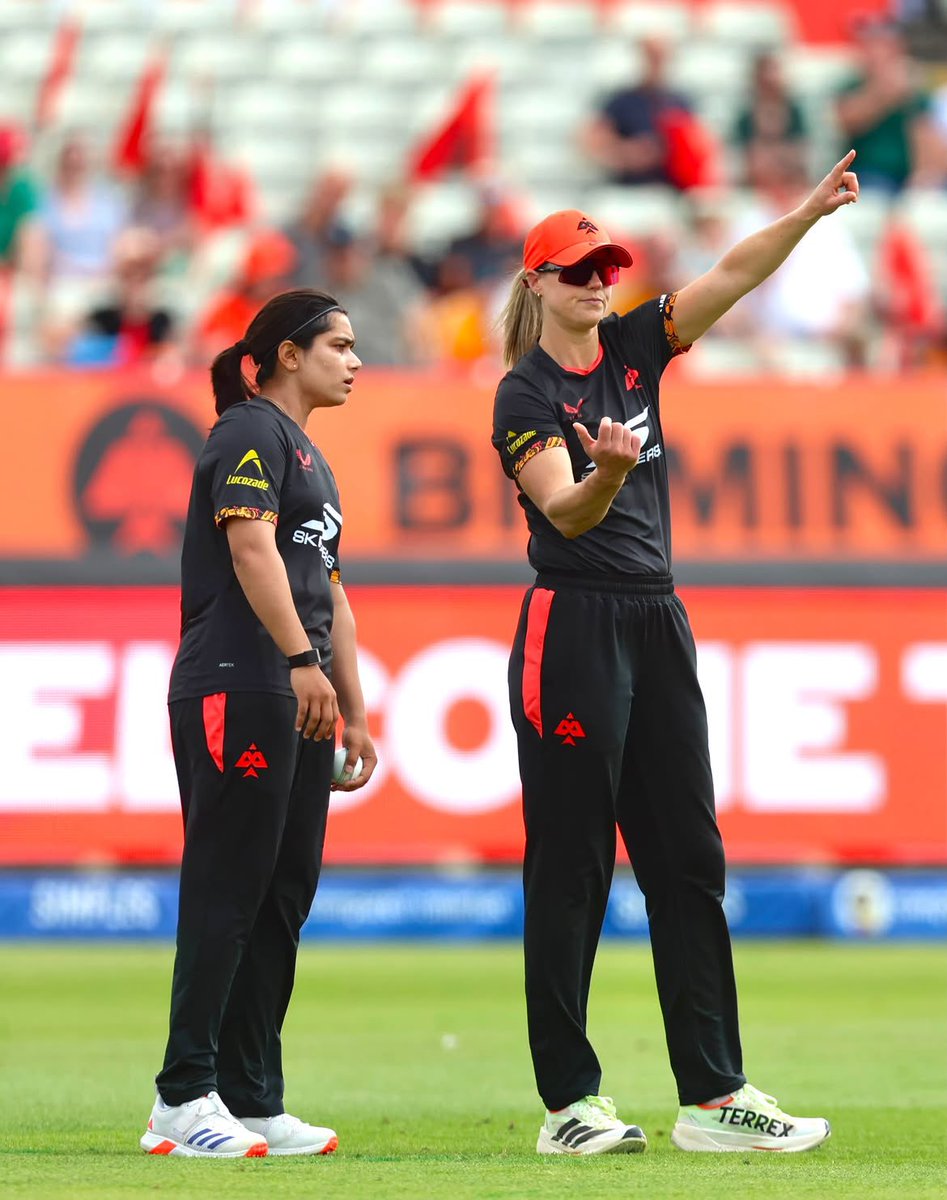BPhoenixUpdates's tweet photo. Fatima Sana loved her first experience of Hundred action at home [via Instagram] ⬇️ 

‘What a day at Edgbaston. Our first W at home this season. Let’s go! 🐦‍🔥🧡’

#BirminghamPhoenix | #TheHundred | #TogetherWeRise https://t.co/VglFFhY5He