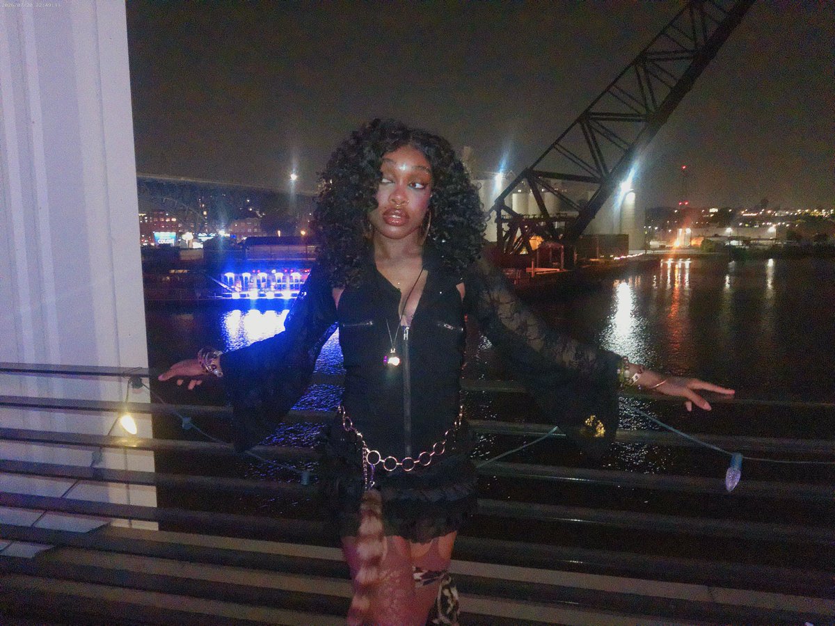 Goddessdolly101's tweet photo. Popping back in to step on yall real quick. https://t.co/0u1hBovzz9
