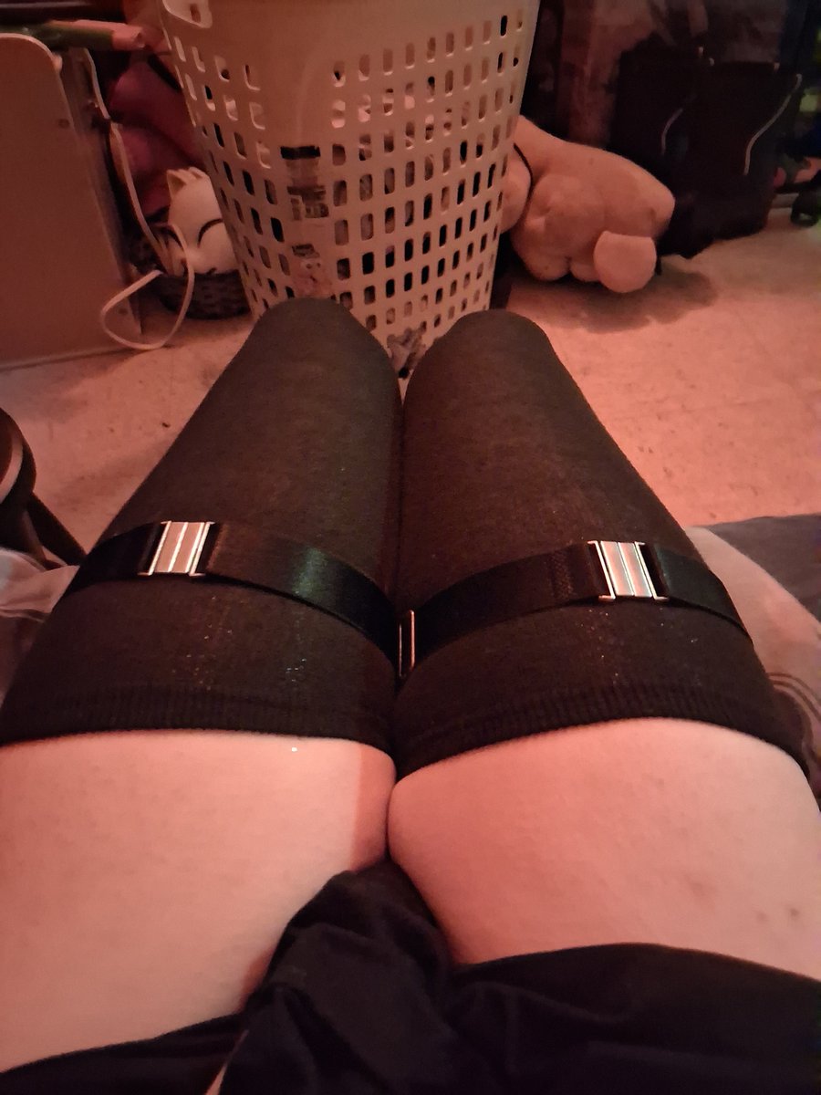 ErrorLed404's tweet photo. Got new thigh highs https://t.co/pqxEu3q9zG