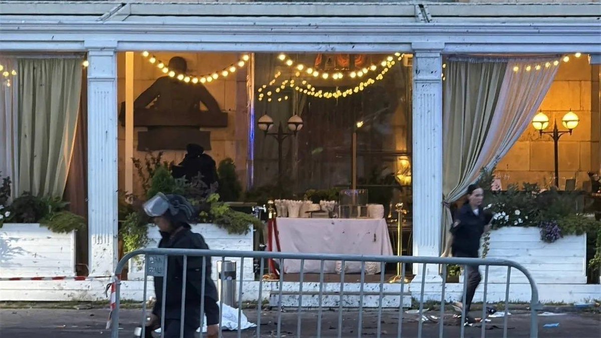 Panchenko_X's tweet photo. BREAKING: Terrorist attack at a restaurant in central Moscow.

Many dead and critically wounded.

Recently Zelensky announced new operations by Ukrainian special services. https://t.co/NsMqVjTpeL
