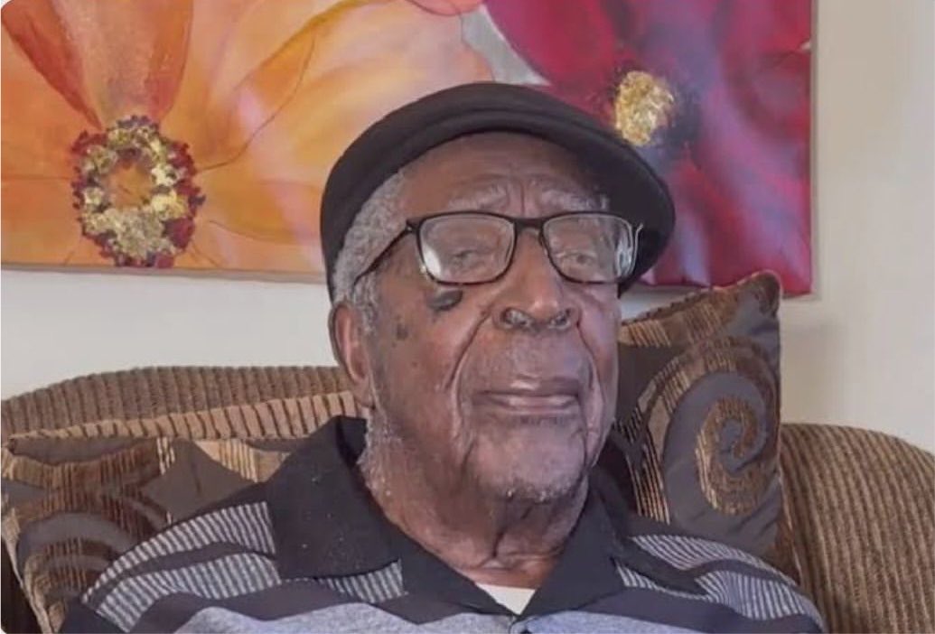 skiistiredasf's tweet photo. Major Jewel McDonald from Mississippi was born November 1, 1915 and is now the oldest male in the United States. Age 110. https://t.co/TTZDQs2lqJ