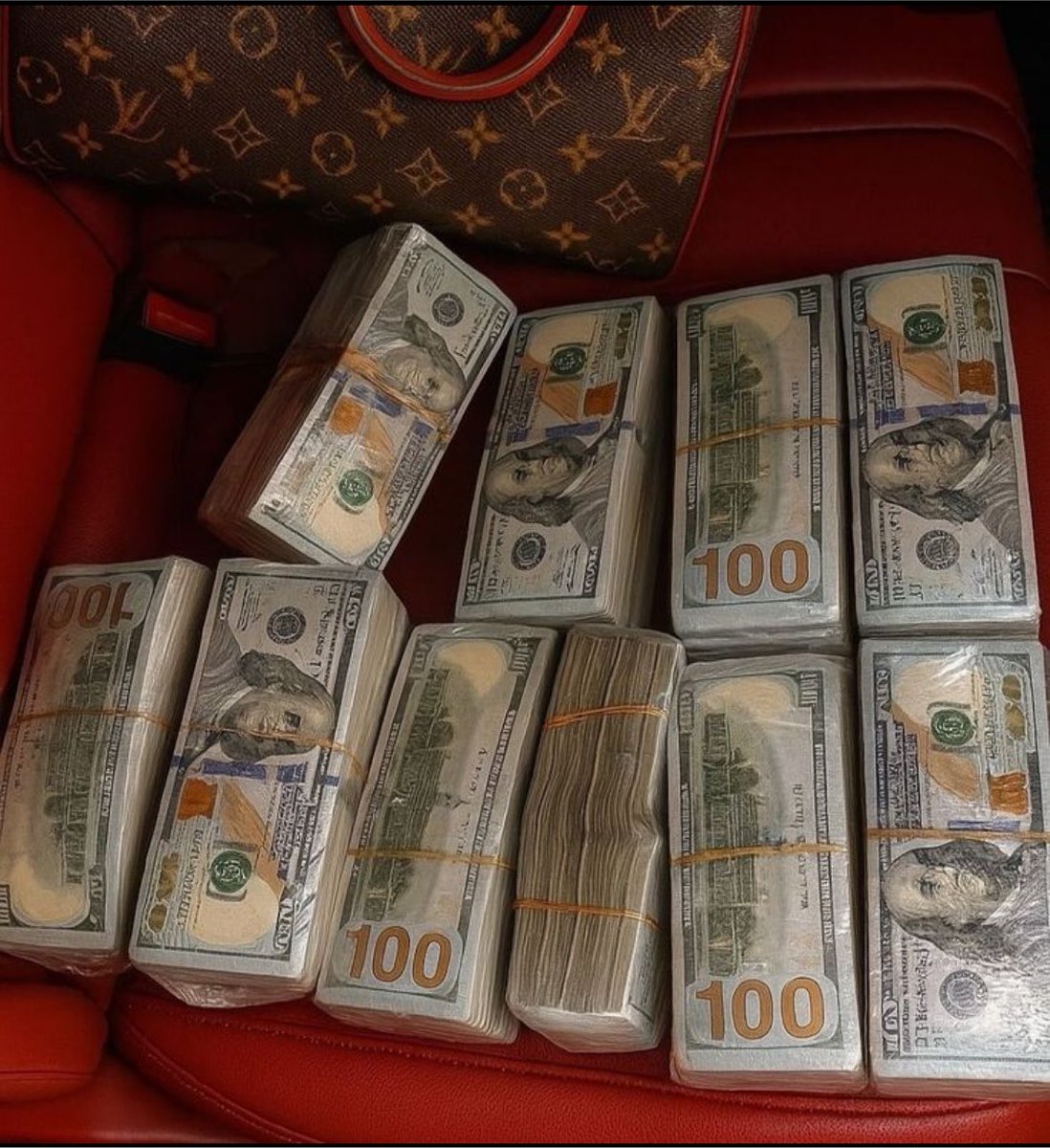 CroackaxHQ's tweet photo. Only future millionaires can like this post. https://t.co/lYVOdNx0Zf
