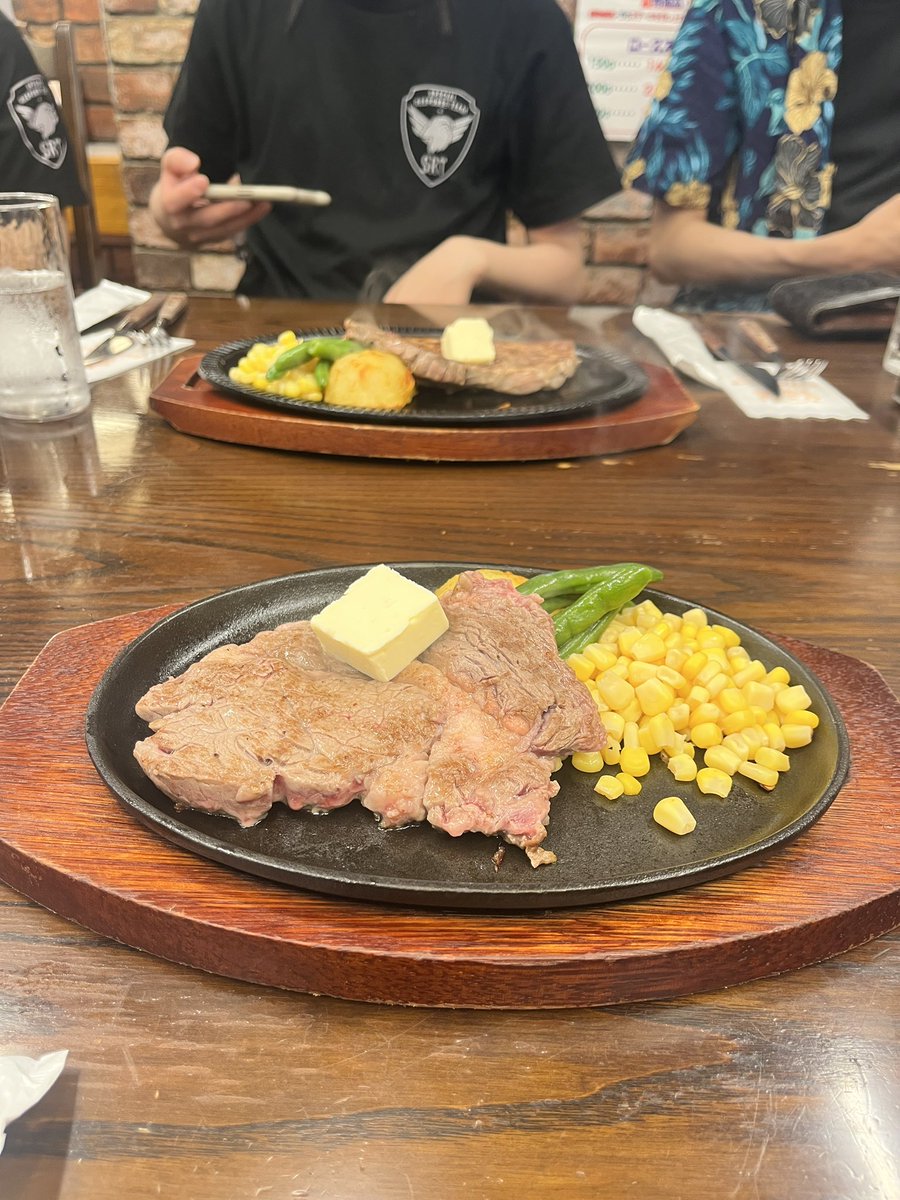 kj8210Johnny's tweet photo. お疲れ様でした...SRT副隊長としてダメダメだったのに素敵なアクスタ頂きました...精進します...。ハンドガンのちょっとしたコツを教えた後に1on1で負けなかったのはせめてもの救いです...まだまだ雑魚なのでよろしくお願いいたします。本当にﾌﾟﾙﾐﾗ君はよく頑張った...。強くなれるよ君は
#KLET https://t.co/PhRI7OTgQc