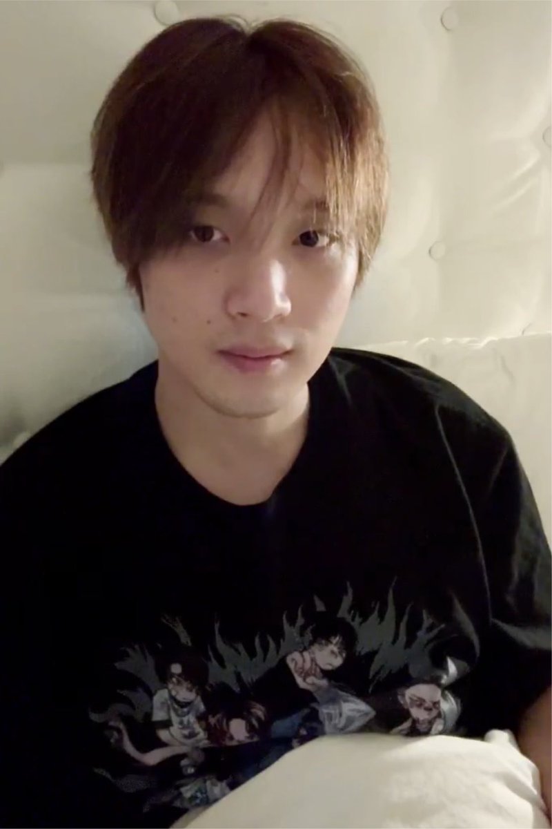 hae1ee's tweet photo. Haechan freaking loves this shirt https://t.co/qskvpWYw9x