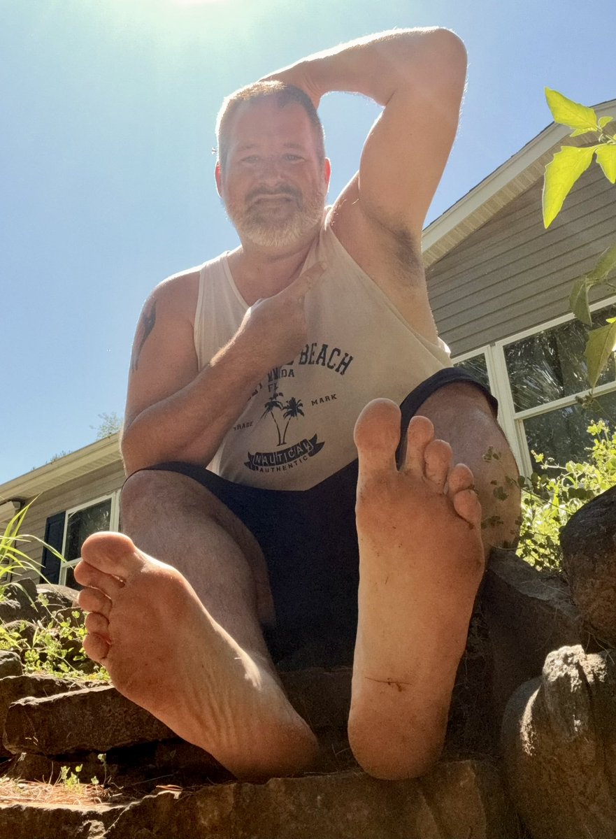 Ruckus42014's tweet photo. Old account got shut down 

#findom #cashmaster #footfetısh @Littlehomo123 @findominfluence https://t.co/lsbbRFLdY6