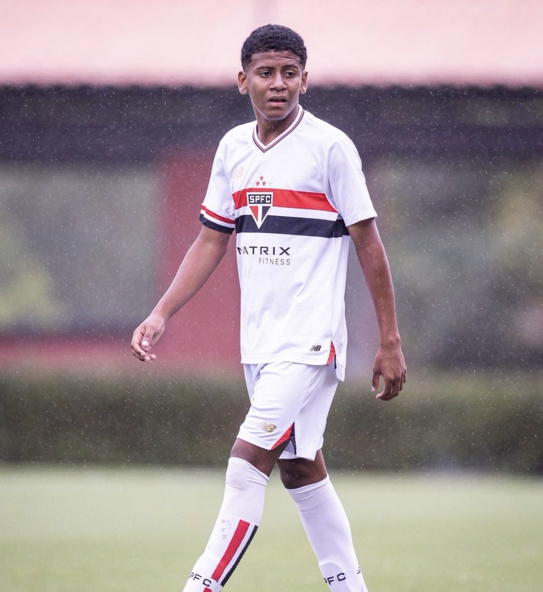 spfcpics's tweet photo. Micael Leandro, da base, faleceu.

A noticia foi dada pelo irmão do jogador.

Que Deus conforte a família e os amigos.. https://t.co/9N245PAYrz