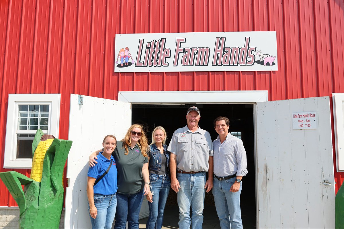 joemitchelliowa's tweet photo. It was a big day in Mitchell County. Iowans want common sense, not crazy. Thanks to everyone who came over to say hello! https://t.co/uPFEZ4yLr5