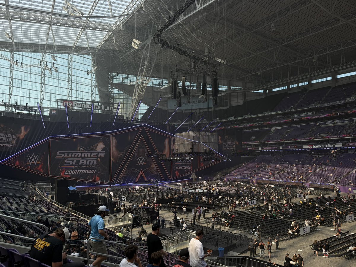 wxwithdrew's tweet photo. SEATED FOR #SUMMERSLAM https://t.co/7yqTCzJ9o0