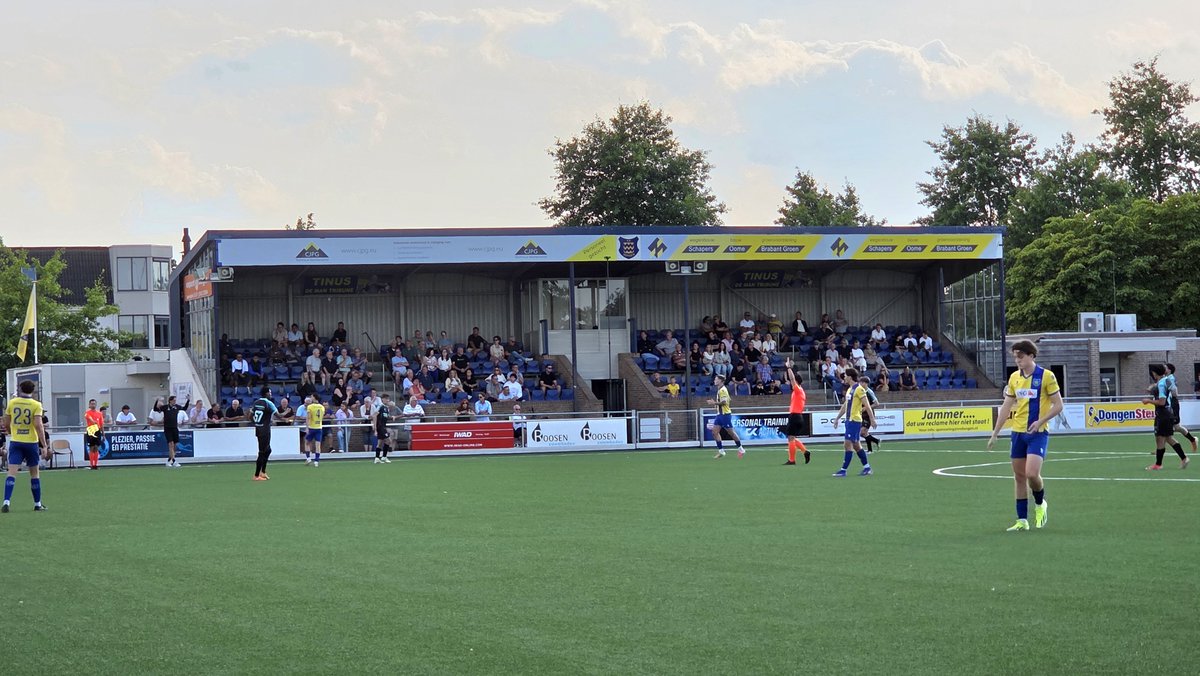 niek92jansen's tweet photo. β½ VV Dongen π RKC Waalwijk O21
π
01-08-2026
βοΈ 4-0
π Oefenduel
π·οΈ Β± 120 toeschouwers
π Sportpark De Biezen, Dongen π³π±
π§© Derde Divisie B (11/18)
VV Dongen ruim langs de beloften van RKC Waalwijk β½
#VVDongen #RKCWaalwijk #Dongen #Waalwijk #groundhopping https://t.co/DgvaLiYzYx