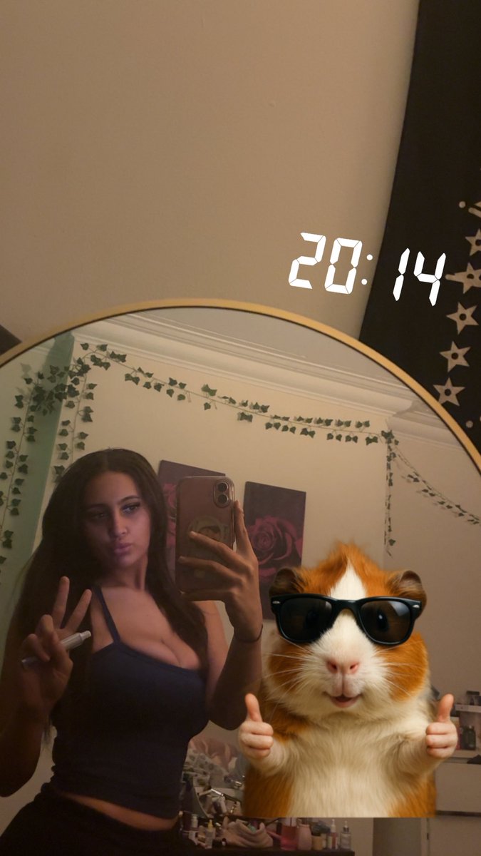 Elleshaaaa's tweet photo. who wants to pay for my nipple piercing? #paypig #ukseller https://t.co/QviQUorQle