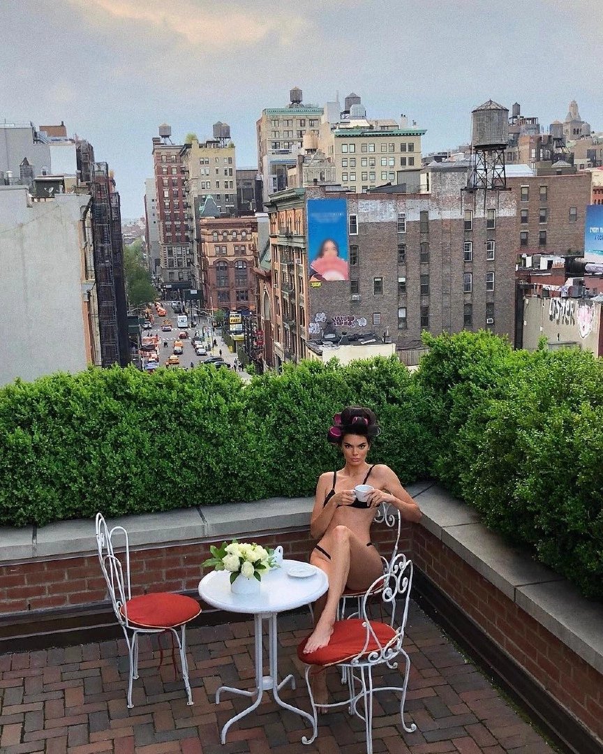 popsvibe's tweet photo. kendall jenner https://t.co/OQspHBCgjZ