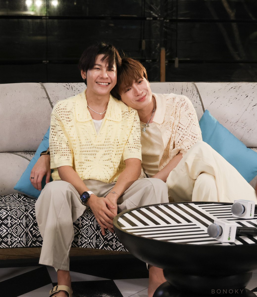 bonoky's tweet photo. เอาแก้มวางไว้ที่ไหล่พี่ ได้เลยจ่ะ
อิจฉาวุ้ย

#GARNIERMOCHIMALDIVESXKRISTSINGTOD2
#คริสสิงโต
1 Aug'26 https://t.co/IehtgxE0qG
