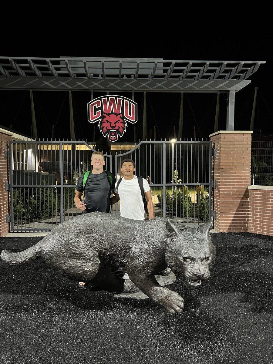 HansBergford's tweet photo. Thanks to @CWUFB for the great camp! I learned a lot of new things and met a lot of great coaches @Coach_Power @CoachWolters @CoachKoopRich @wyatt_rodarme12 @CoachAnguayCWU 
@TBirdFootball @BrandonHuffman @tyler_briscoe08 https://t.co/BMNmBcWAEI