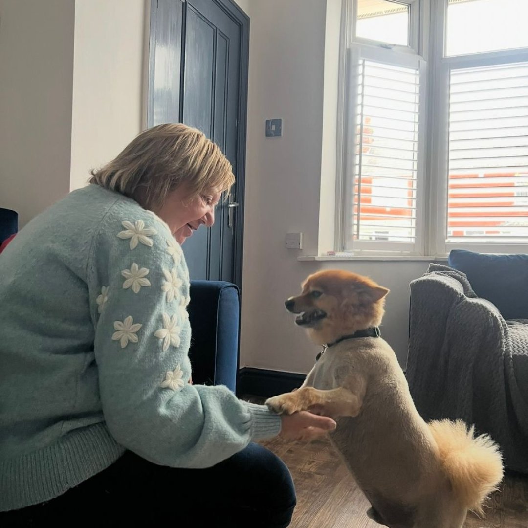 DementiaUK's tweet photo. “We’re on a journey with Maureen, and I know the next phase will be difficult. It’s reassuring to know that the Admiral Nurses will be there for us when we reach that stage. I would recommend an appointment to anyone who needs support.” - Tina.

We’ve partnered with @AskNationwide to deliver #dementia clinics for its staff and members of the public.

Read Tina's story: https://t.co/ti2bPnDa5P