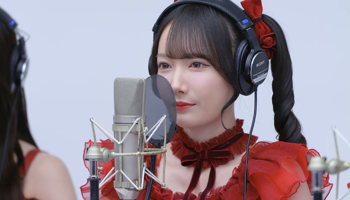 leoten0413's tweet photo. ファーストテイクの推しの目がガンギマリすぎてて自分もこんくらい覚悟持って働こうと思った
敢えて7/32まで聴かなかった🥀
僕にも、愛くださいませ♡
#ノイミー 

https://t.co/HTmYH4zeL8 https://t.co/4RrgmK07YJ
