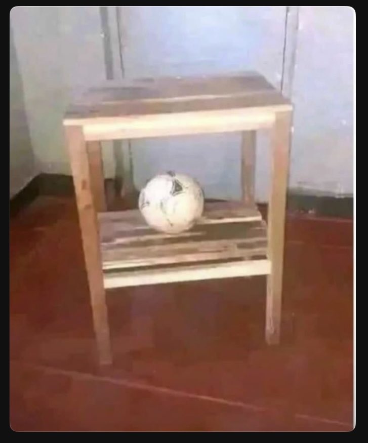 Sadeeq_Ib__'s tweet photo. Dem say If you no sabi English, don't try it Biko Where is the ball?😂 https://t.co/NsfTw082Pn