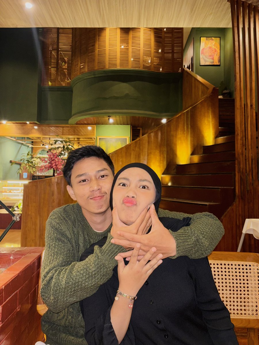 noturody's tweet photo. makasiya sudah menjadi love birds yg menyenangkan selama aku nungguin priaku bekerja, semoga kalian berdua awet dan happy dua sahabat kuw yg aku sayangi🤍🤍 https://t.co/2bK47VftK4
