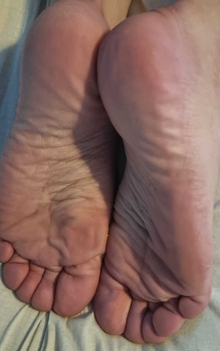 NV115fr's tweet photo. Envie de sentir mes pieds ?
J’ai des chaussettes en vente. 
#ChaussettesPortees #pieds 

Want to smell my feet? 
I have socks for sale.
#feetِ #FootFetish
 
( pieds / feet : T38 / UK5 / US7 ) 
 #Size38 #SizeUK5 #SizeUS7

https://t.co/8AS0ohfriu https://t.co/7Rh7jdtnkw