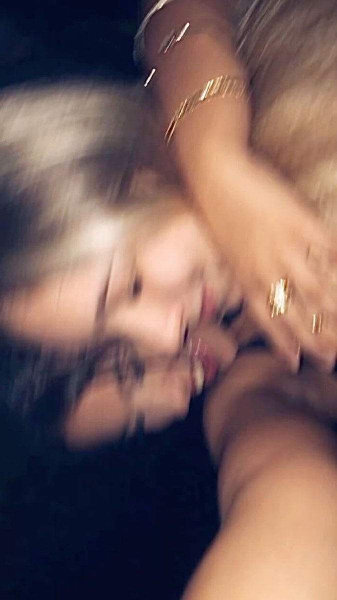 gosfstard's tweet photo. Hoje é o dia da menina que sempre esteve comigo, em qualquer momento, seja bom ou ruim. Eu te amo tanto, Stella. Em todas as vidas eu quero ser sua prima. Feliz aniversário, pequena. 🤍 https://t.co/v4PEZZfGTS
