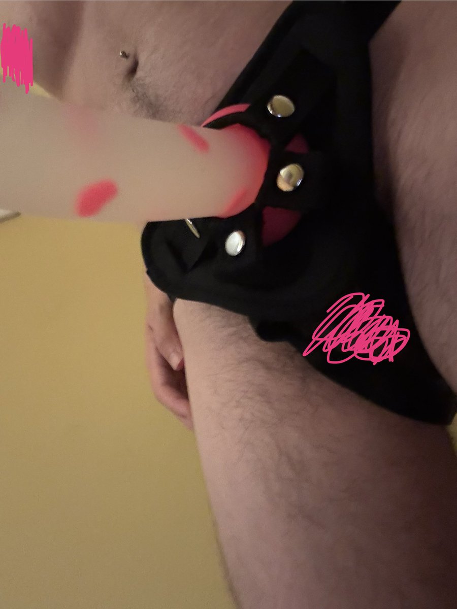 ftm_synapses's tweet photo. i think at a certain follower count i’m gonna start posting uncensored… i also have a new video up on f4nsly check it out… https://t.co/NRPMm34mRL