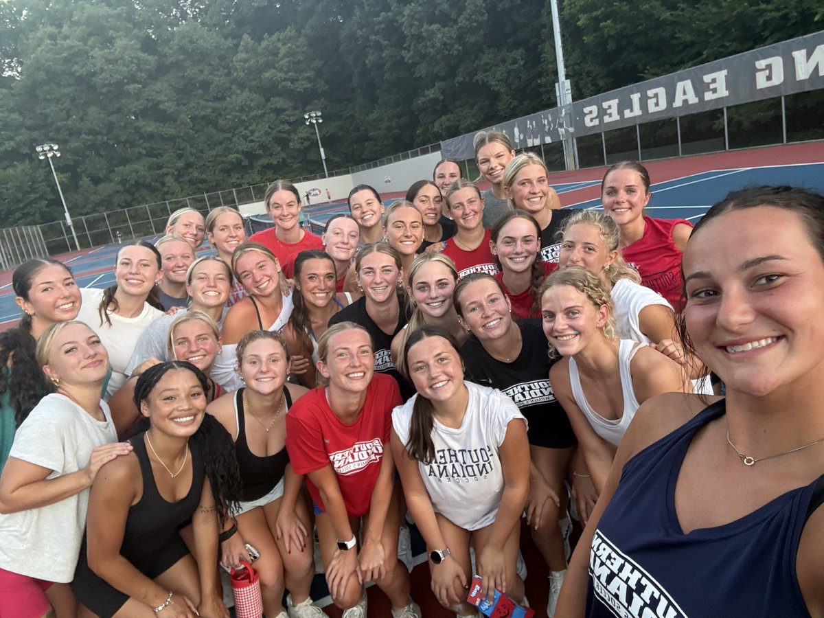 usiwsoc's tweet photo. Week Two team bonding!!! @USIAthletics https://t.co/5EOGk9vkAR
