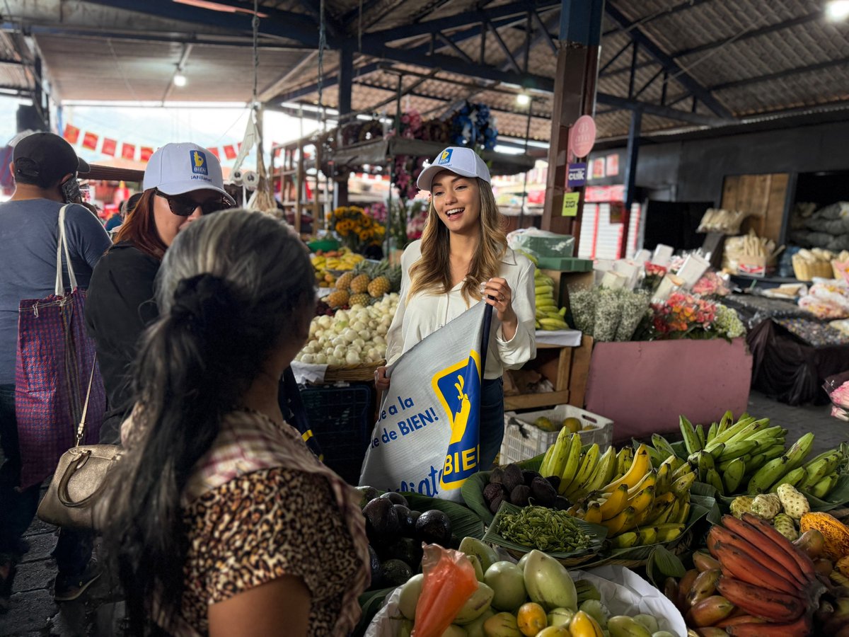 bien_gt's tweet photo. Desde el mercado de La Antigua Guatemala! ✨ El equipo de BIEN Sacatepéquez estuvo en jornada de afiliación. Cada vez somos más por un trabajo cercano y transparente. 🤝🇬🇹 ¡Gracias a los vecinos!

🌐 https://t.co/iLOrolCvkx

📧 info@bien.gt

#BIEN #Sacatepéquez https://t.co/NKjtzGB42v