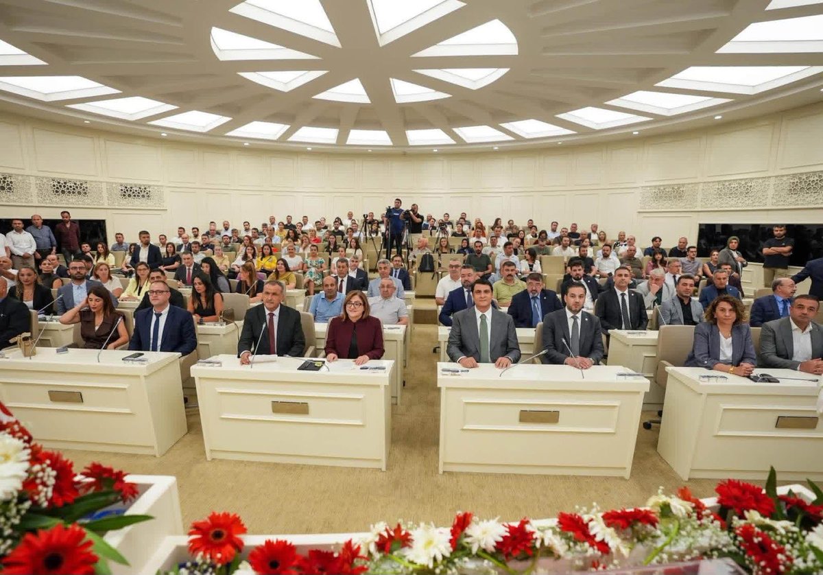 uidazerbaycan's tweet photo. UID Genel Başkanımız Sayın Kenan Hasan Aslan'ın nezaretinde, UID Azerbaycan Bölge Başkanımız Sayın Cengiz Aygör'ün katılımıyla Gaziantep Büyükşehir Belediye Başkanı Sayın Fatma Şahin'i ziyaret ettik.
Nazik ev sahipliği için teşekkür ediyor, çalışmalarında başarılar diliyoruz.🇹🇷🇦🇿 https://t.co/qRB1ZZr0AT