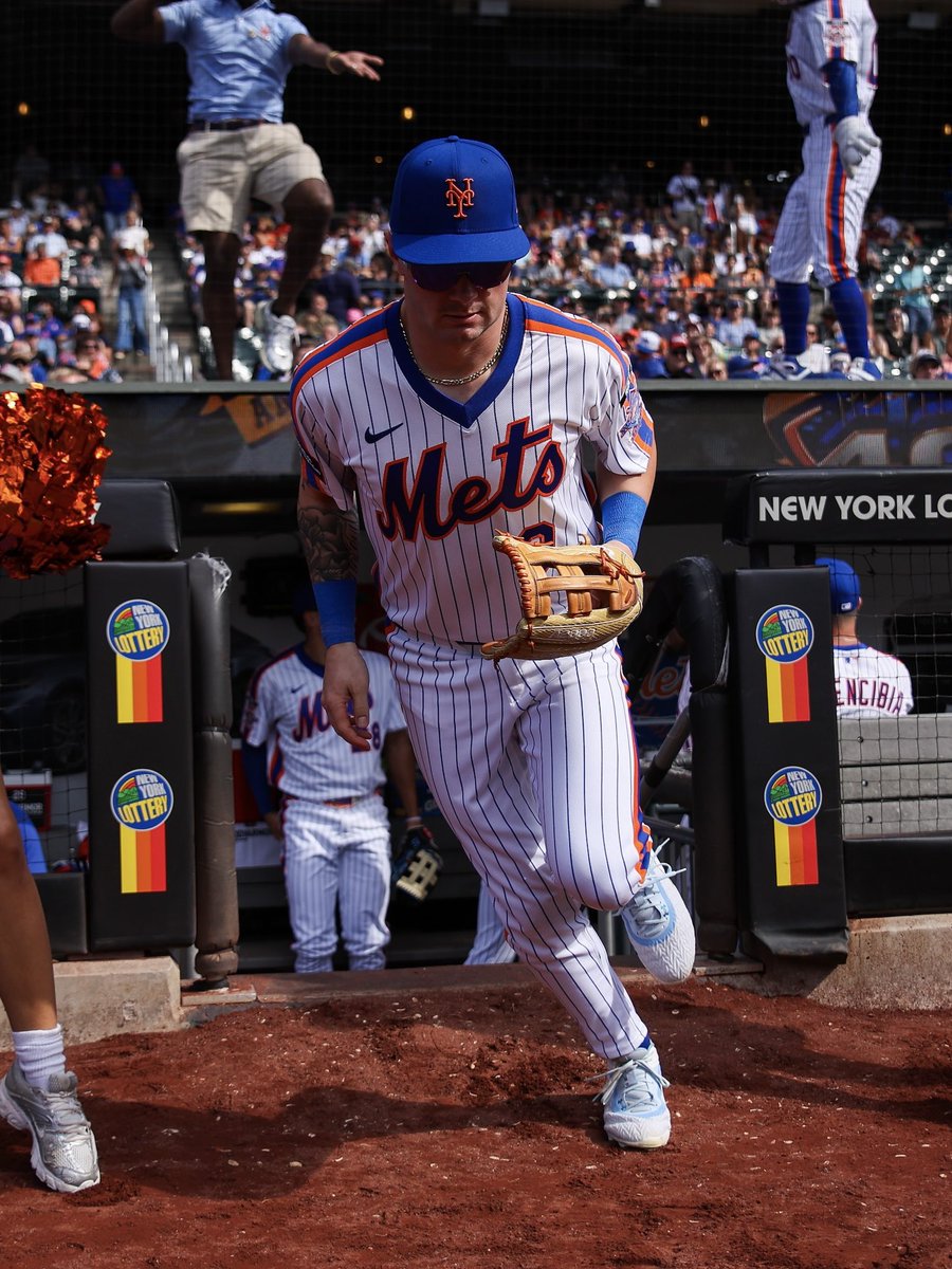 Mets's tweet photo. Throwback threads >> https://t.co/knUQHubWwa