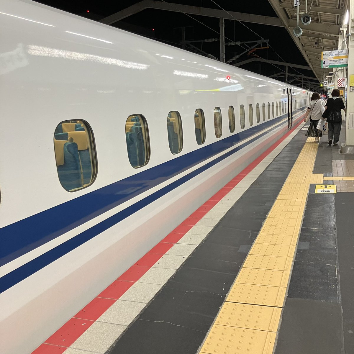 sheep3709's tweet photo. 昨夜はちゃんと降りれた
先月は眠ってしまって、2回同じ新幹線で降り損ねて終点まで行ってしまった…
#のぞみ91号岡山行き https://t.co/EOnwt9i42P