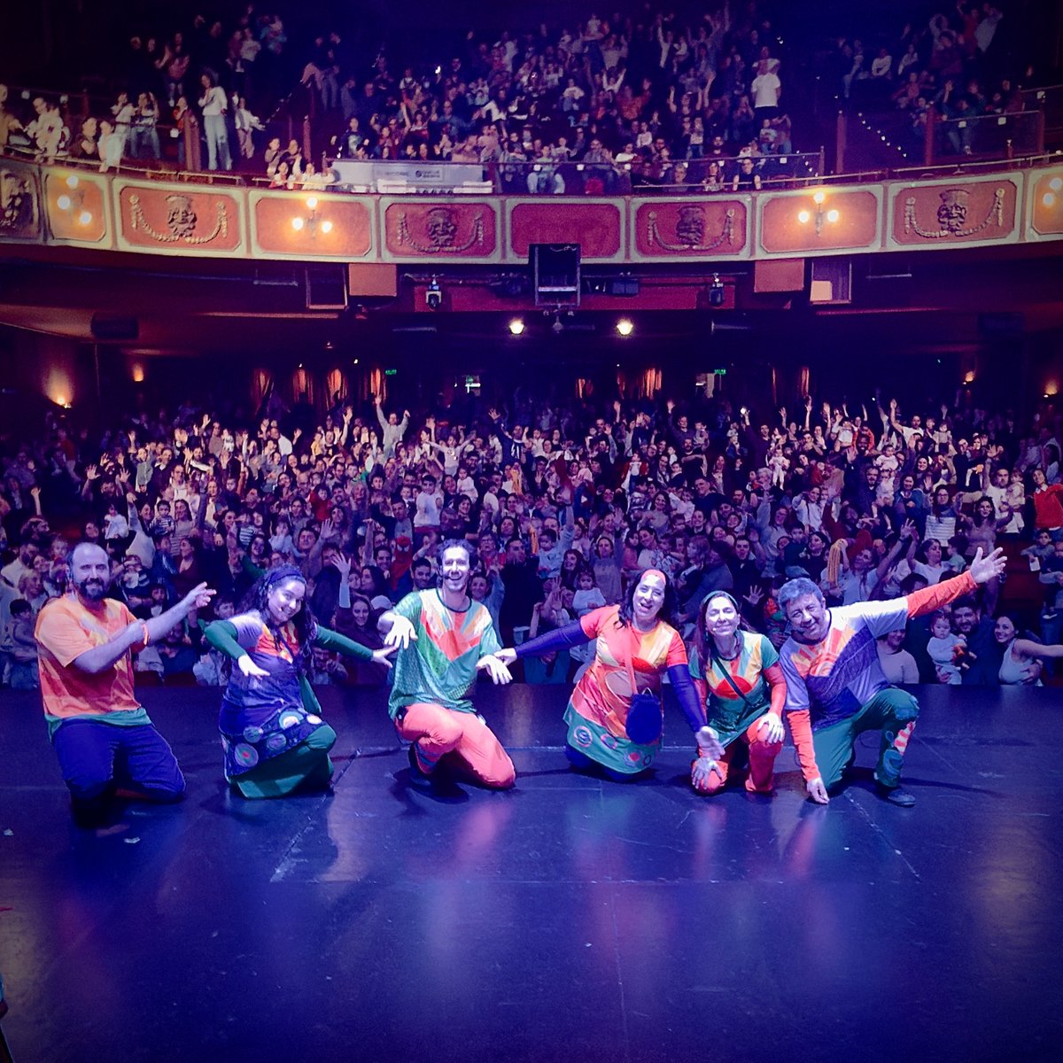 Canticuenticos's tweet photo. Se va terminando esta temporada de vacaciones de invierno 💛
Fueron 18 conciertos emocionantes, recibiendo tanto cariño del público grande y chiquito!  
Mañana nos espera la última fecha en el Teatro El Nacional y nos sentimos plenos de agradecimiento! https://t.co/MP6giOzZsp
