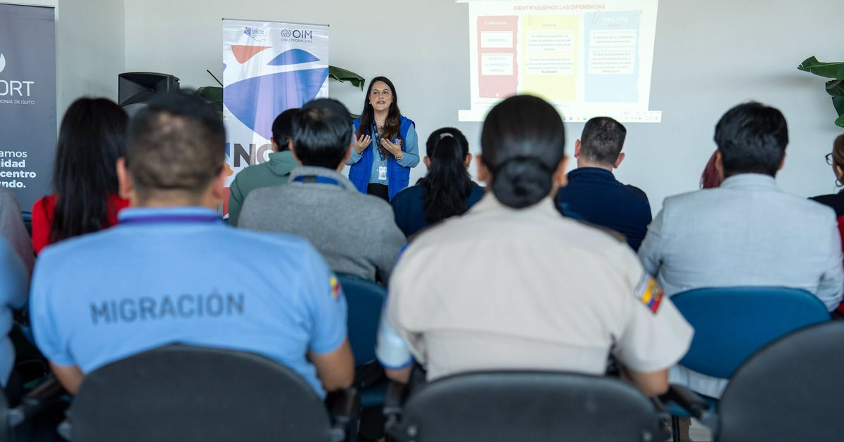 OIMEcuador's tweet photo. 👉 También brindamos una charla de sensibilización a la comunidad aeroportuaria sobre cómo identificar y cómo responder ante posibles casos de trata de personas, apoyando de manera directa a combatir este delito. https://t.co/Z3lCSGR6As