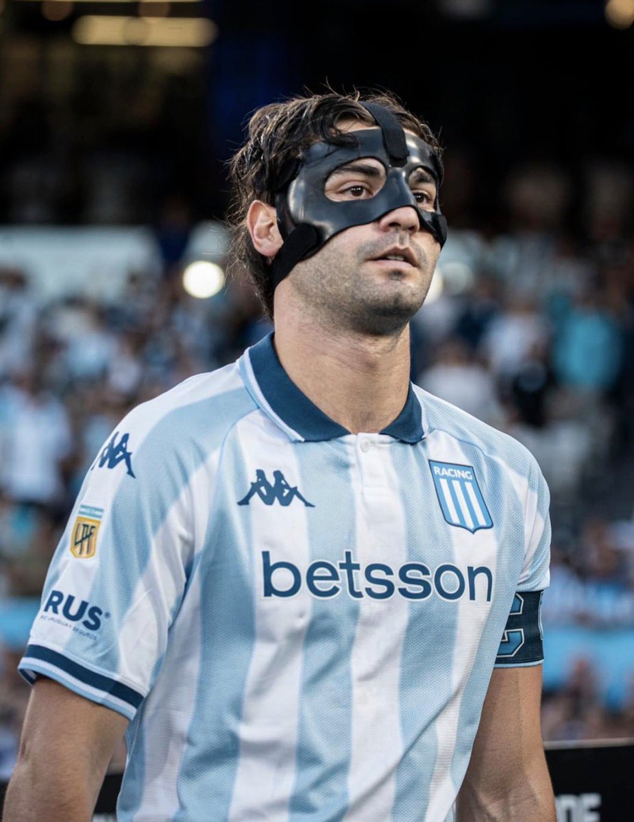 juampideluca_'s tweet photo. Santiago Sosa NO JUEGA hoy vs. Tigre.

No hay acuerdo total entre Racing y Vasco da Gama aún pero se lo resguarda ante la inminente venta. ‼️ https://t.co/48lhn9uU5k