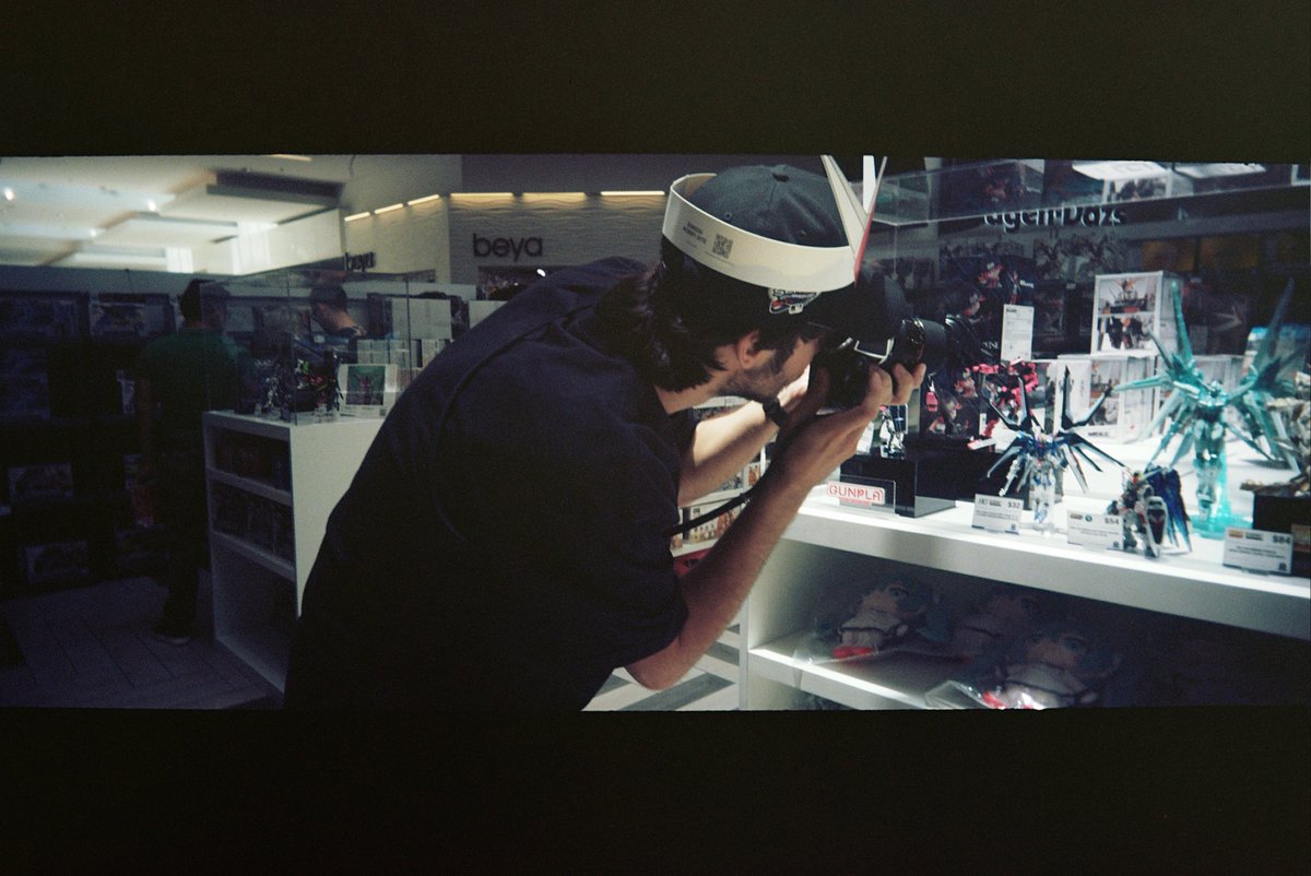 terpetual's tweet photo. Shot on 35mm at the @gundambase_t pop-up 🎞️ https://t.co/XHBUEtTsvg