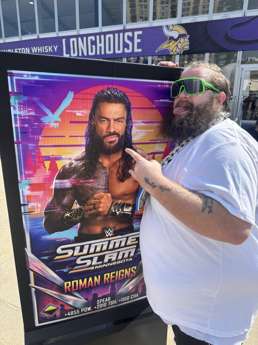 WWESuperCard's tweet photo. OTC proving to be pretty popular out here https://t.co/nKHoL6whsb