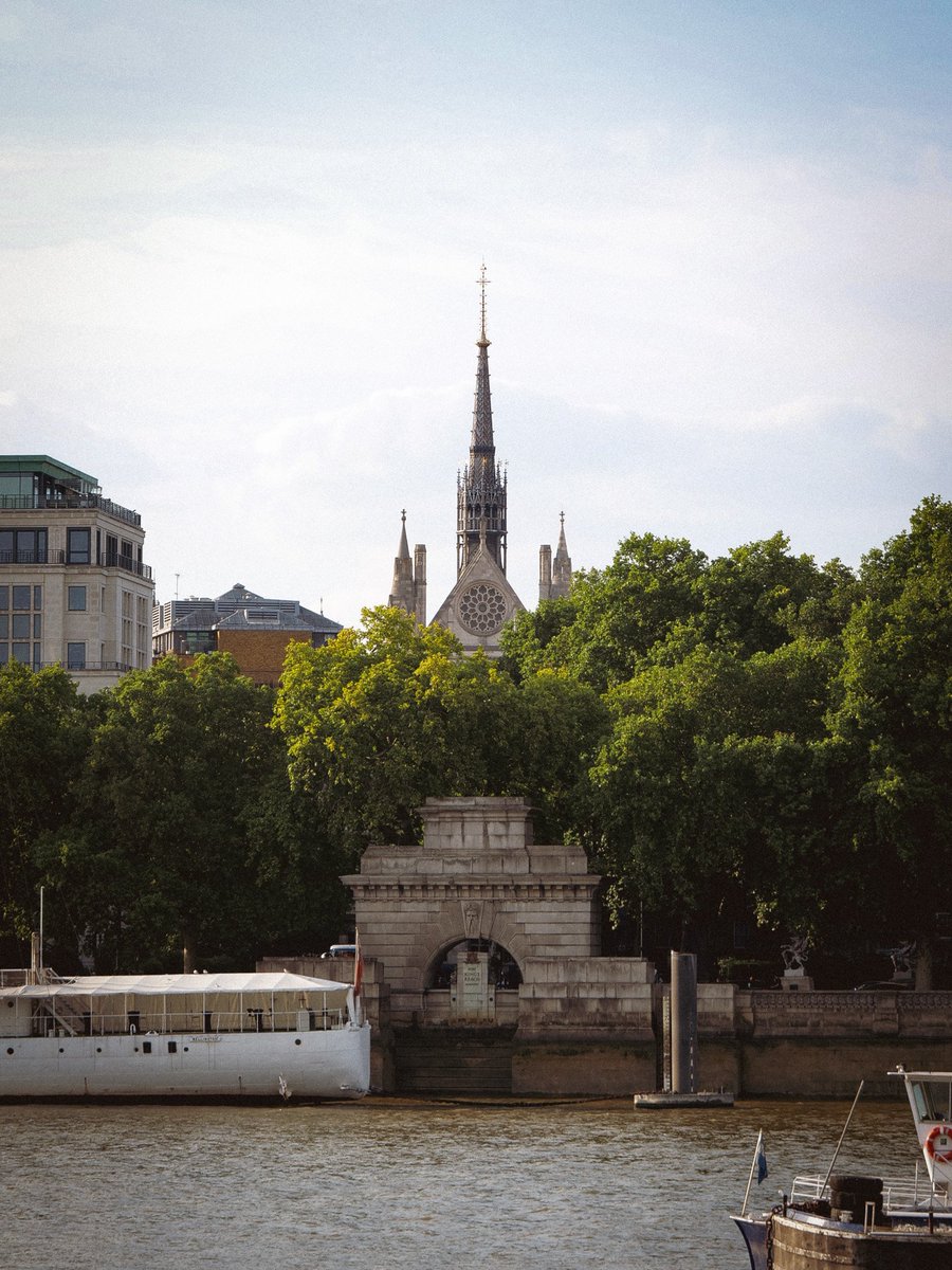 lesspatw's tweet photo. went back to London https://t.co/6TxfsDYnrt