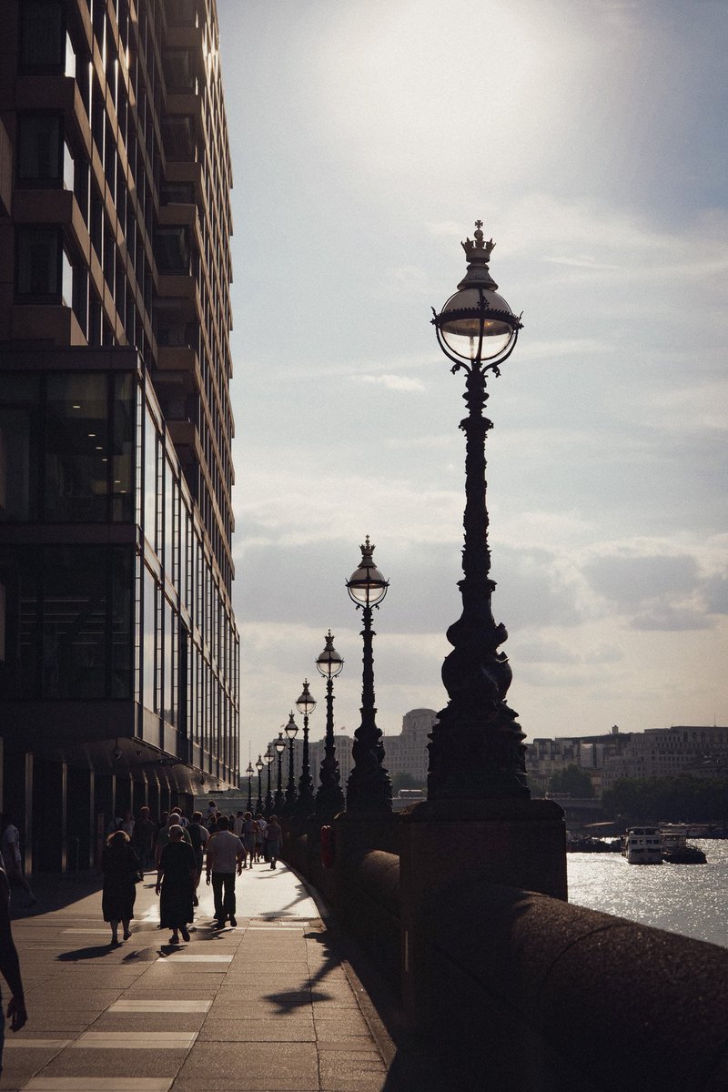 lesspatw's tweet photo. went back to London https://t.co/6TxfsDYnrt