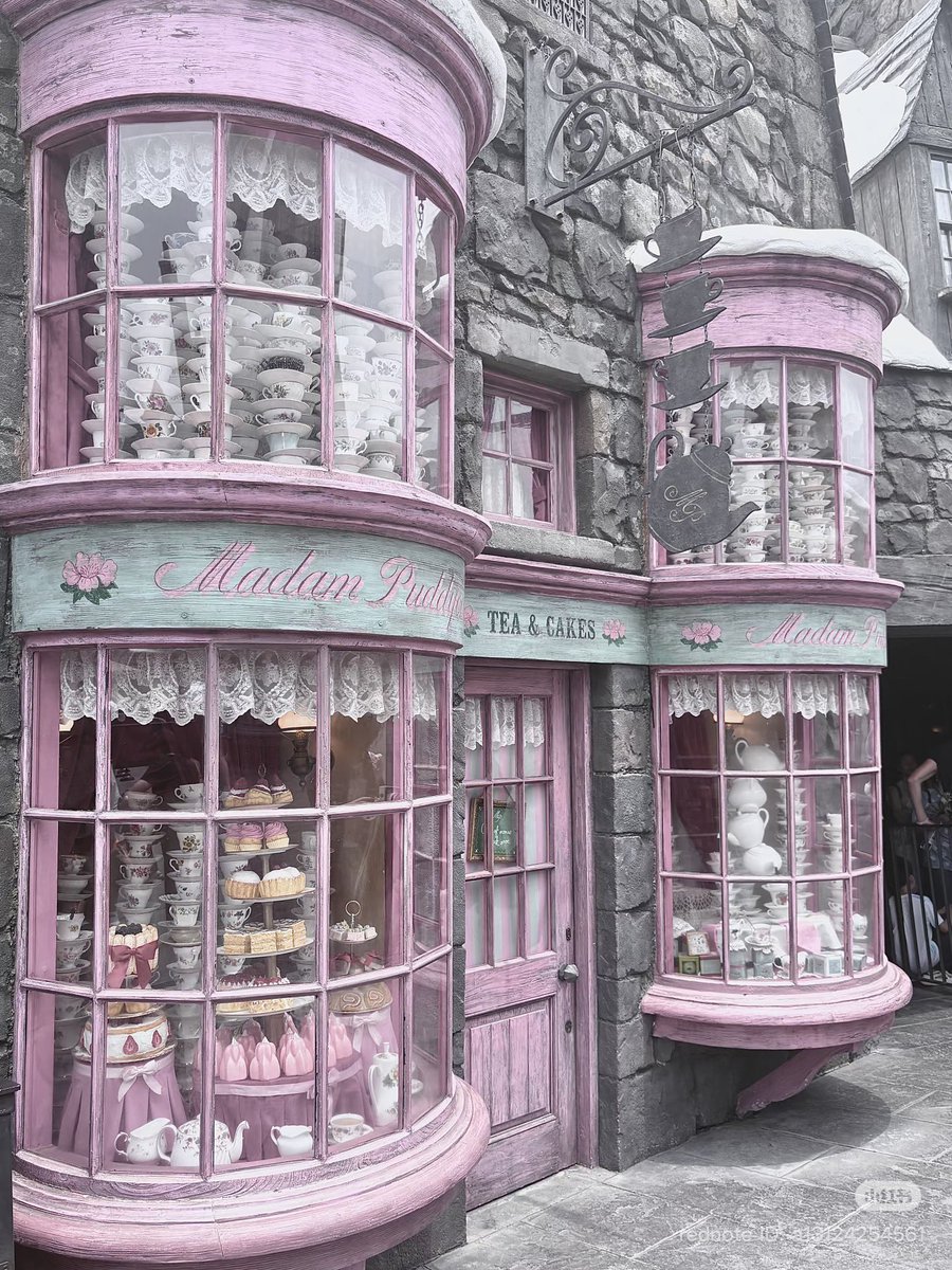 heartzjpg's tweet photo. madam puddifoot's tea &amp; cakes ೀ https://t.co/c5ZiqdekqU